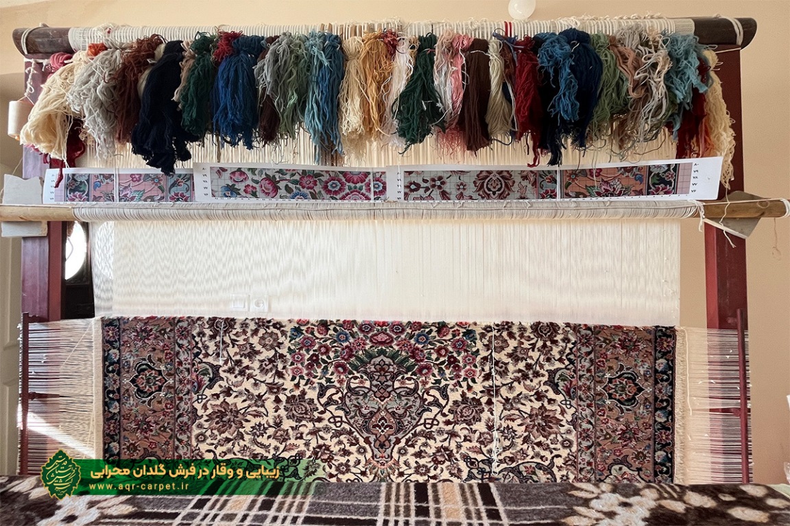 زیبایی و وقار در فرش گلدانی محرابی
