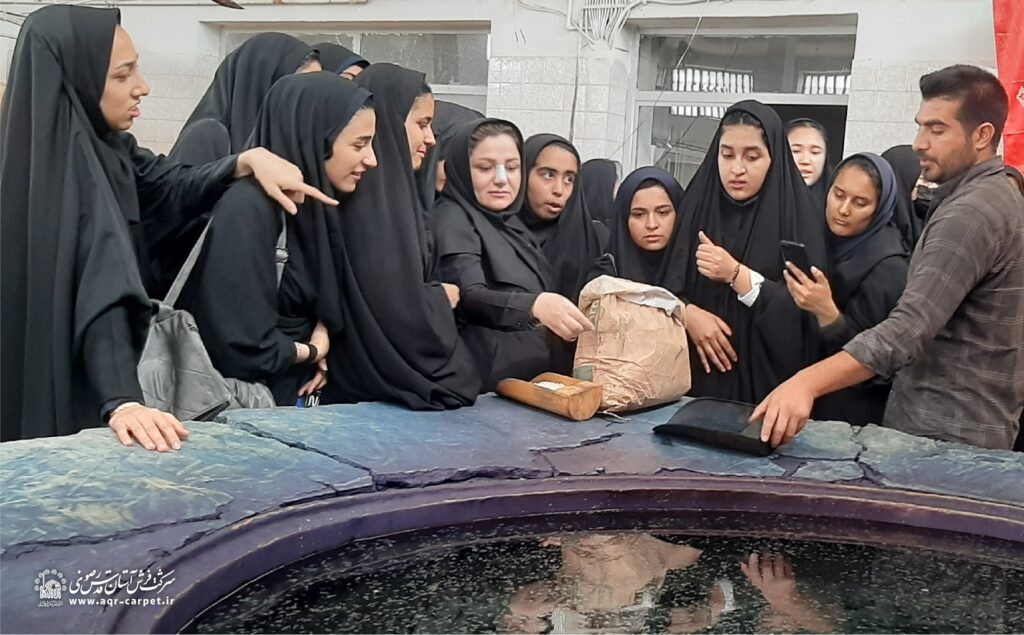 بازدید دانش‌آموزان از فرایند تولید فرش